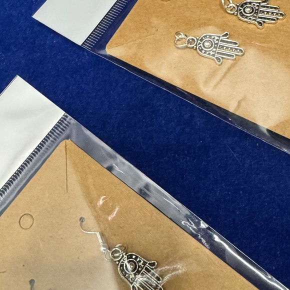 Hamsa hand earring🪬 - Picture 2 of 2